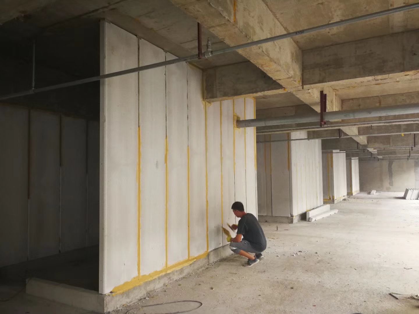 肥城无机发泡轻骨料混凝土隔墙板施工技术性能研究